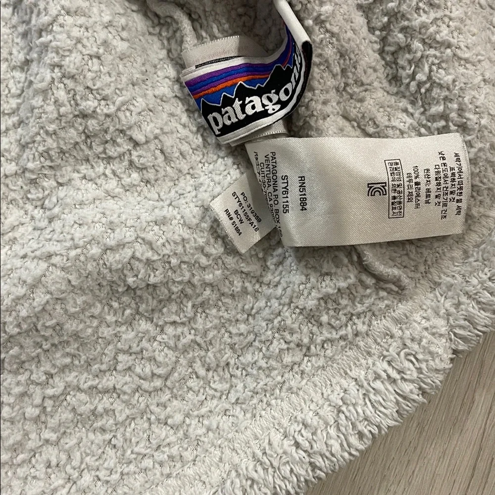 Patagonia Kids Fleece Hoodie in Cream